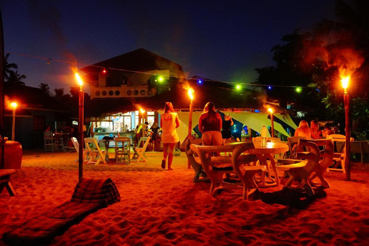 Dancing Elephant Beach Club Hostel Baan Tai Exterior photo